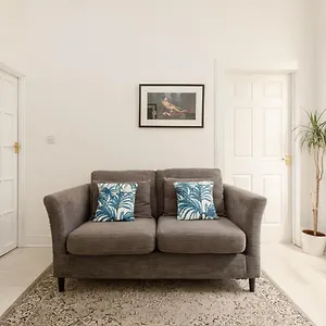 Apartment The Tollcross - Modern & Bright 1br, Edinburgh