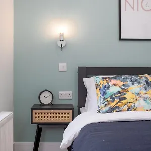 https://central-avenue-apartment.belfasthotelsireland.com
