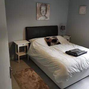 https://lewis-square-town-house.belfasthotelsireland.com
