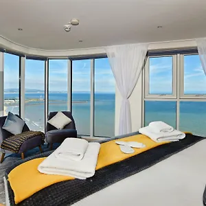 https://meridian-quay-the-penthouse.cardiffhotelswales.com
