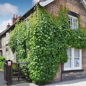 https://forge-view-cottage.yorkshirehotels.net